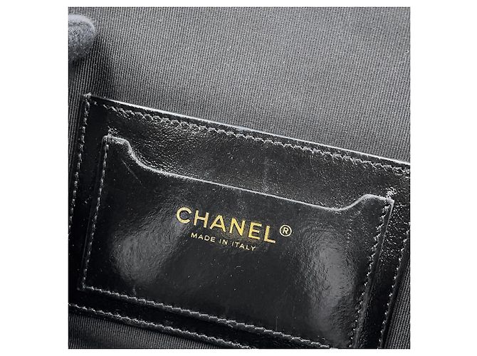 Mochila Chanel Matelassé em Black - vista 10