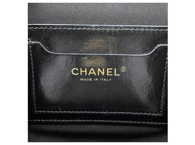 Mochila Chanel Matelassé em Black - vista 17