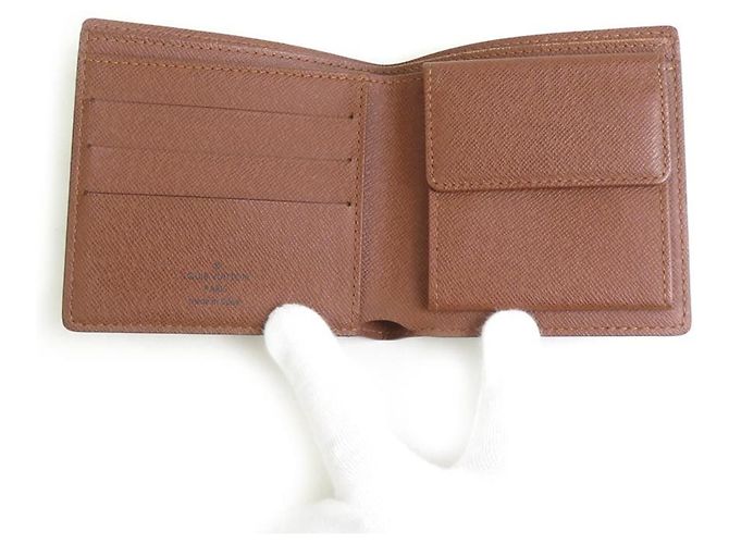 Cartera bi-fold Louis Vuitton en Monogram marrón - vista 3