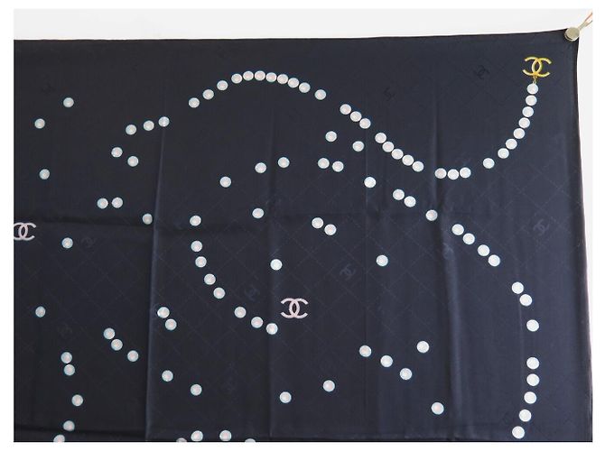 NUEVO PAÑUELO CHANEL DE TWILL DE SEDA AZUL MARINO CUADRADO 90 COLLAR DE PERLAS LOGO CC - vista 3