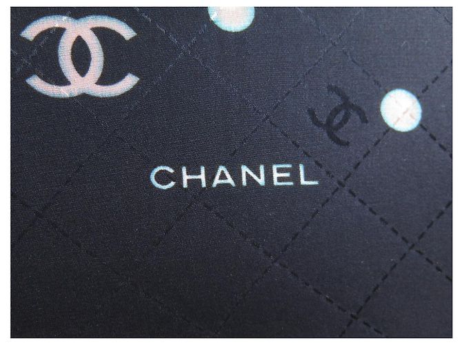 NUEVO PAÑUELO CHANEL DE TWILL DE SEDA AZUL MARINO CUADRADO 90 COLLAR DE PERLAS LOGO CC - vista 6