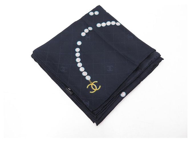 NUEVO PAÑUELO CHANEL DE TWILL DE SEDA AZUL MARINO CUADRADO 90 COLLAR DE PERLAS LOGO CC - vista 7