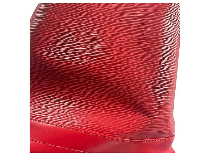 Bolsa de Ombro Louis Vuitton Noe com Cordão - vista 4