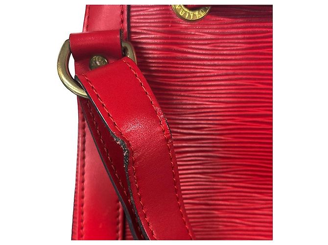 Bolsa de Ombro Louis Vuitton Noe com Cordão - vista 5
