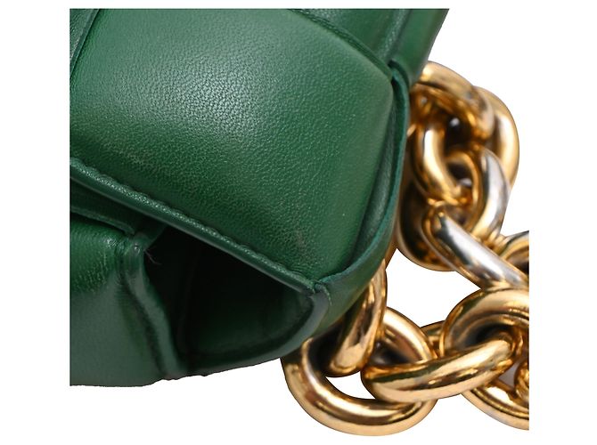Bolsa Cassette acolchoada com corrente Bottega Veneta em couro verde - vista 10