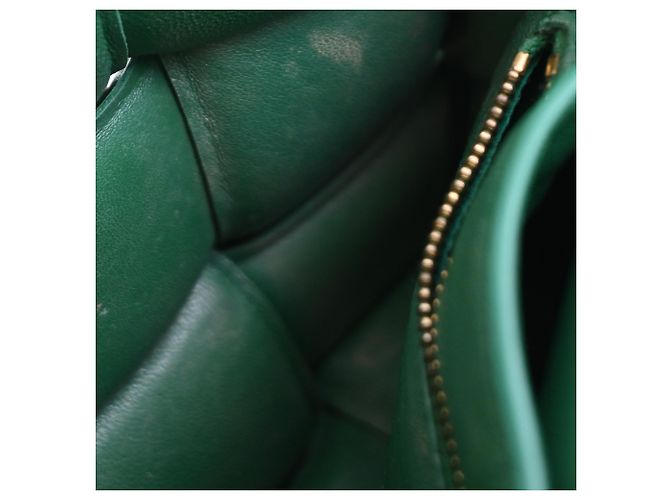 Bolsa Cassette acolchoada com corrente Bottega Veneta em couro verde - vista 17