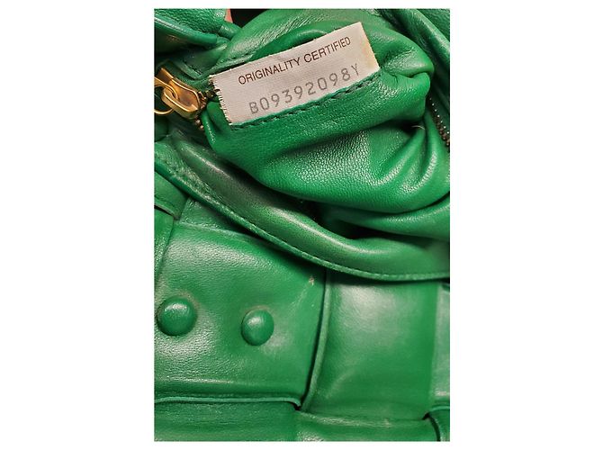 Bolsa Cassette acolchoada com corrente Bottega Veneta em couro verde - vista 18