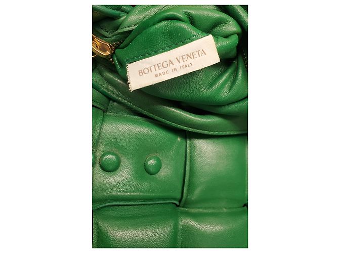 Bolsa Cassette acolchoada com corrente Bottega Veneta em couro verde - vista 19