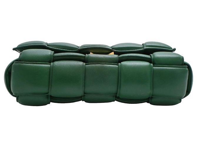 Bolsa Cassette acolchoada com corrente Bottega Veneta em couro verde - vista 4