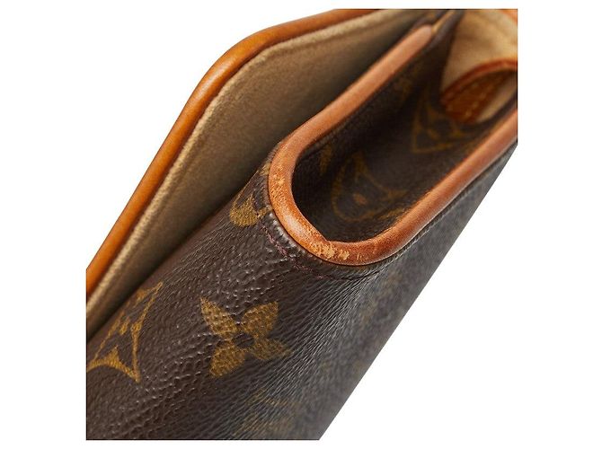 Bolso de hombro Louis Vuitton Pochette Twin GM - vista 4