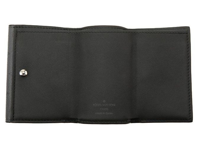 Louis Vuitton Discovery Compact Trifold Wallet M67630 - view 6