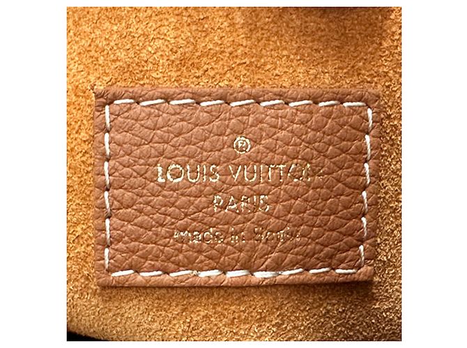 Louis Vuitton Low Key Hobo MM Schultertasche - Ansicht 7