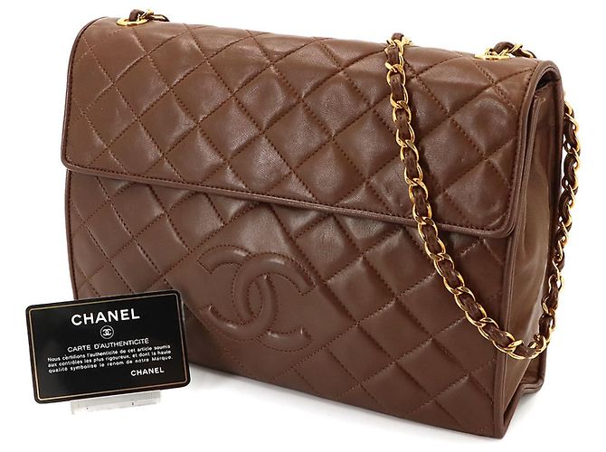 Bolsa de Ombro com Corrente Chanel Matelassé - vista 2