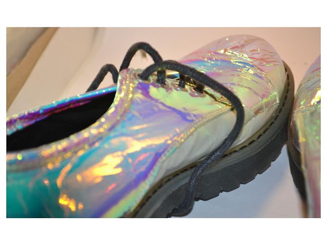 Alexander McQueen Irisierende Leder-Schnürschuhe - Ansicht 6