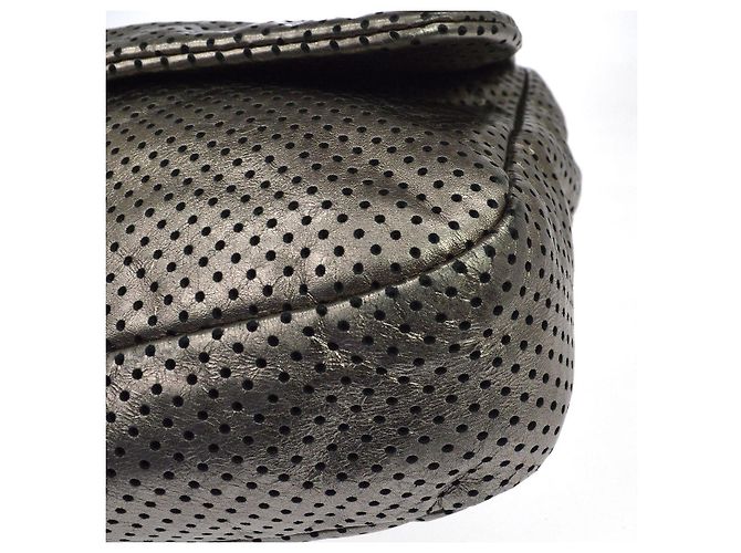 Chanel Drill Flap Perforated Leather Medium - vista 4