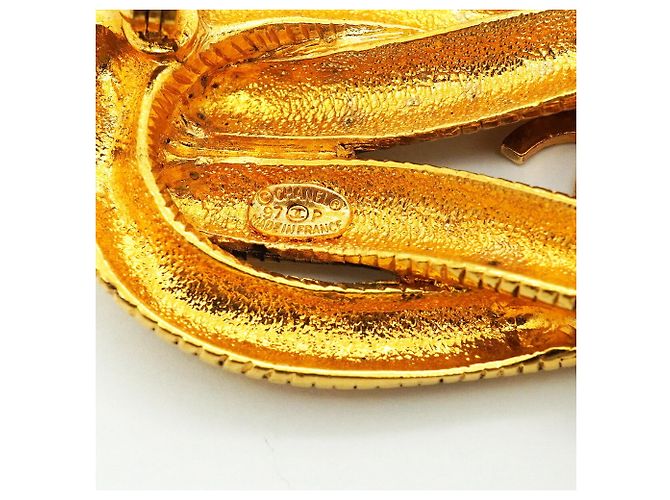 Broche Chanel banhada a ouro - vista 4
