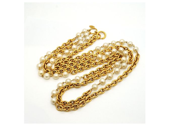 Collier Chanel plaqué or avec fausses perles - vue 3