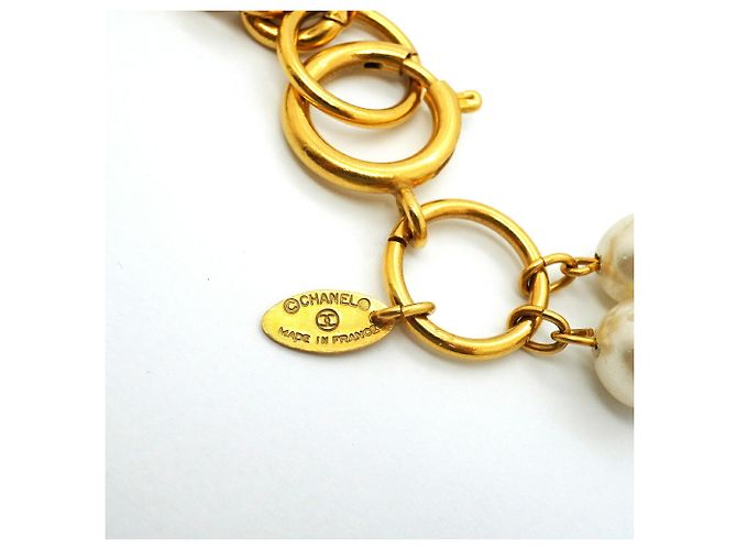 Collier Chanel plaqué or avec fausses perles - vue 5