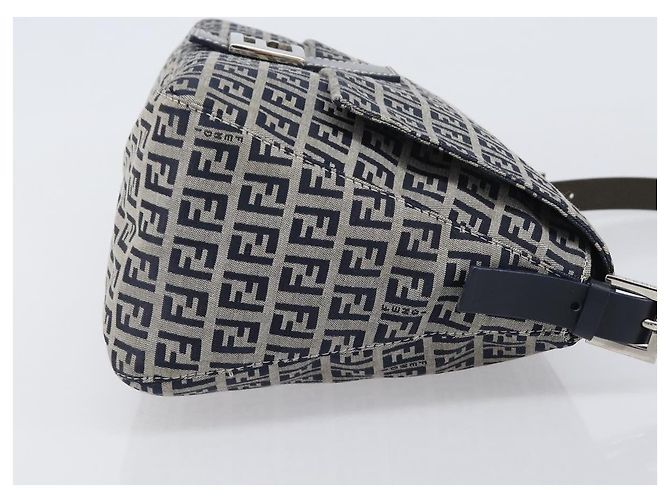 Fendi Zucchino Canvas Mamma Baguette Canvas Medium - vista 3