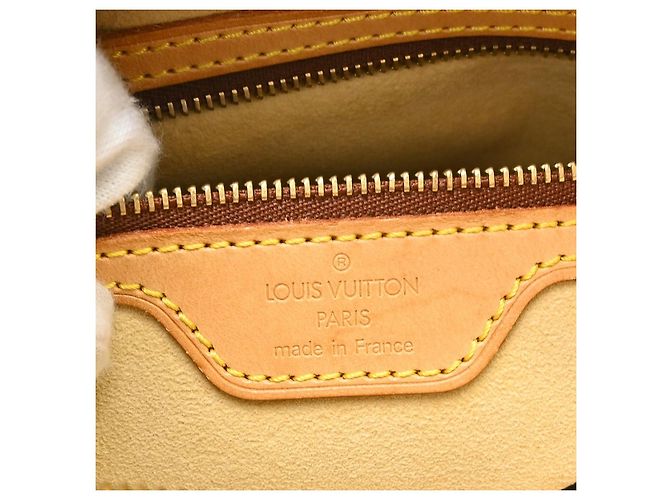 Louis Vuitton Looping Monogram Canvas MM - view 4