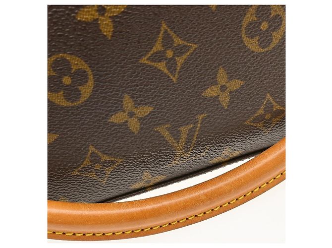 Louis Vuitton Looping Monogram Canvas MM - view 7