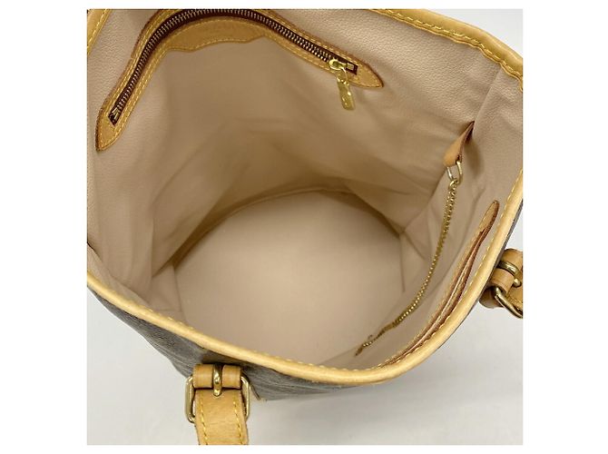 Saco Tote Louis Vuitton Monogram Bucket GM - vista 4