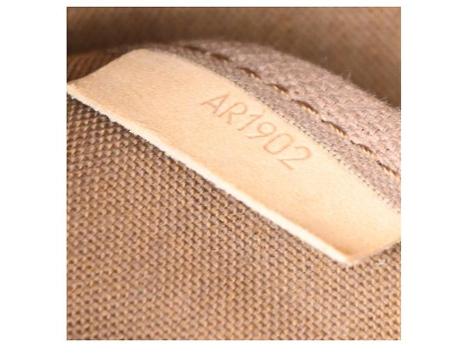 Louis Vuitton Saumur Monogram Canvas 35 - view 7