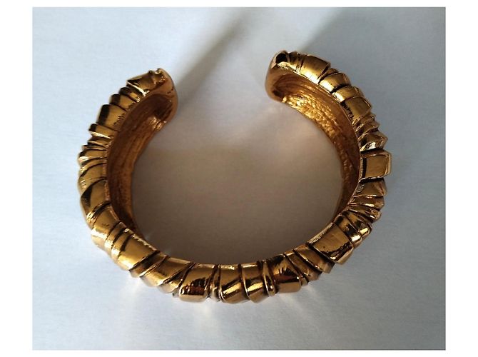 Autre Marque Bracciale a Polsino in Metallo Dorato Texturizzato - vista 4