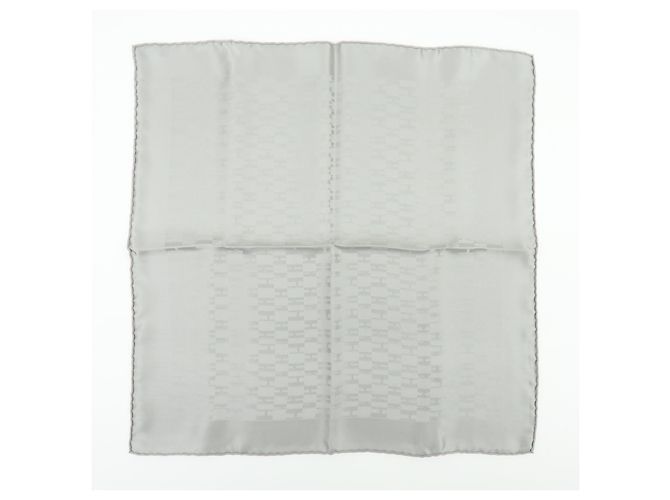 Hermès Carré 45 Les Capucines 100% Seta - vista 2