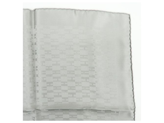 Hermès Carré 45 Les Capucines 100% Seta - vista 5