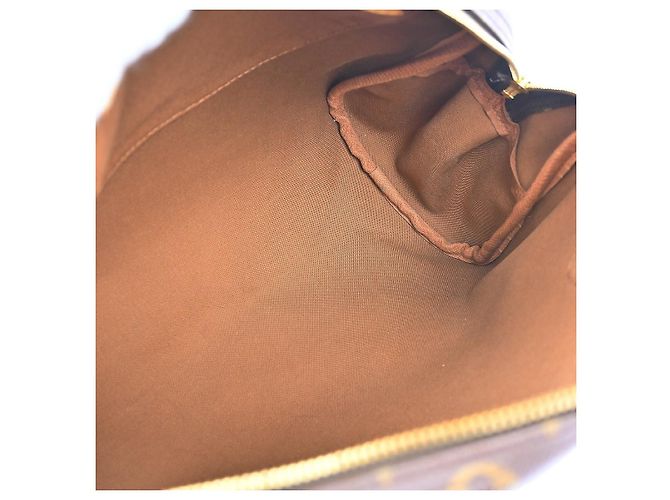 Louis Vuitton Montorgueil Monogram Canvas PM - vista 3