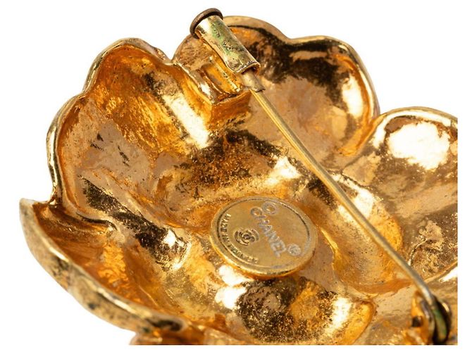 Spilla Chanel Camélia in Oro - vista 4