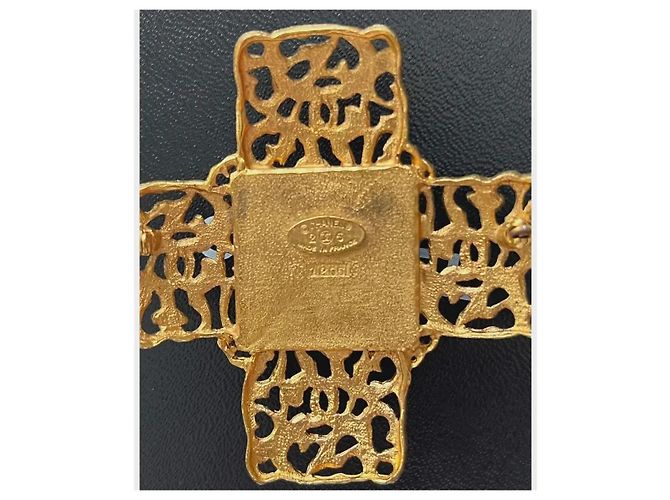 Spilla Croce Chanel Gripoix in Vetro Rosso e Ottone - vista 7