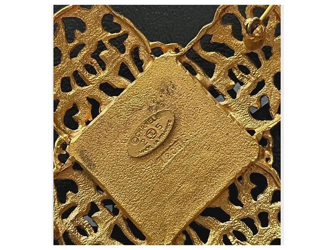 Spilla Croce Chanel Gripoix in Vetro Rosso e Ottone - vista 8