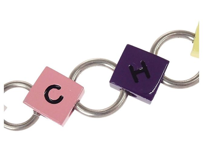 Cinturón de cadena de metal con colgante de logo Chanel - vista 4
