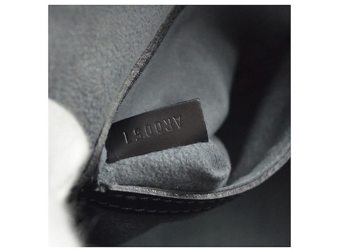 Louis Vuitton Alma Epi Leather PM - vue 5