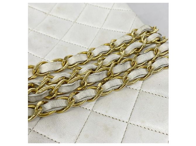 Chanel Matelassé Schultertasche mit Kette - Ansicht 10