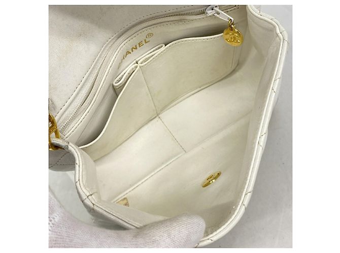 Chanel Matelassé Schultertasche mit Kette - Ansicht 4