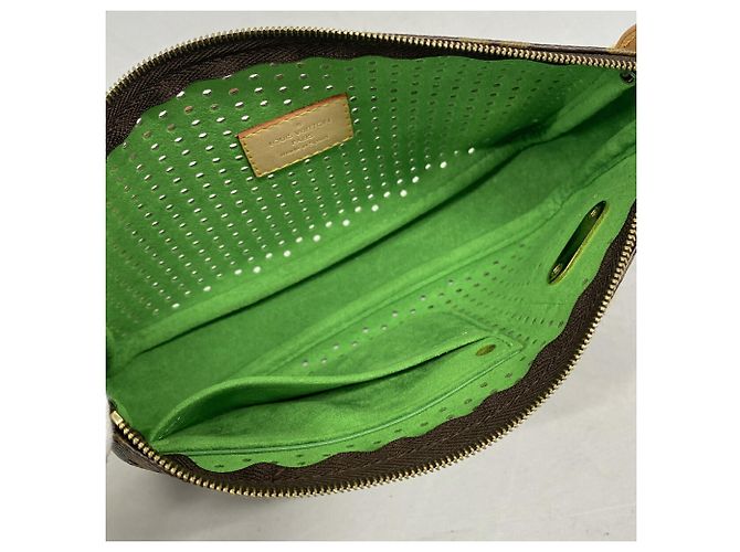 Louis Vuitton Monogram Perfo Pochette Accessoires - vista 4