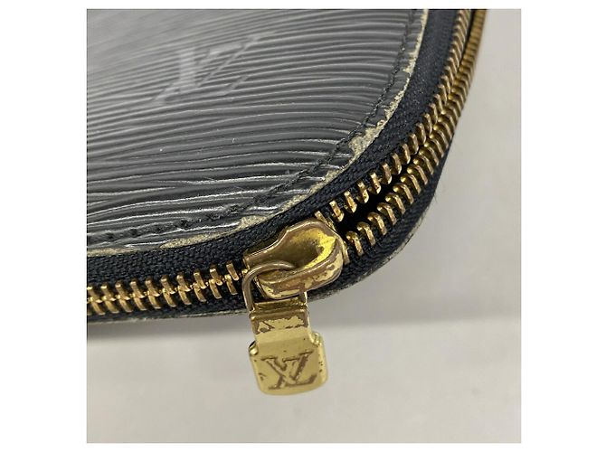 Louis Vuitton Epi Leather Clutch Bag - view 9