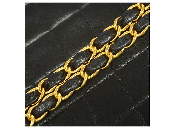 Borsa a tracolla con catena Chanel Matelassé - vista 10