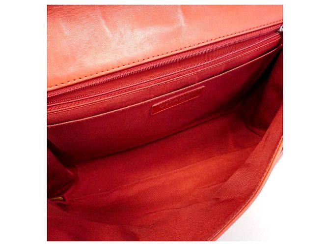 Borsa a tracolla Chanel in pelle d'agnello rossa - vista 4