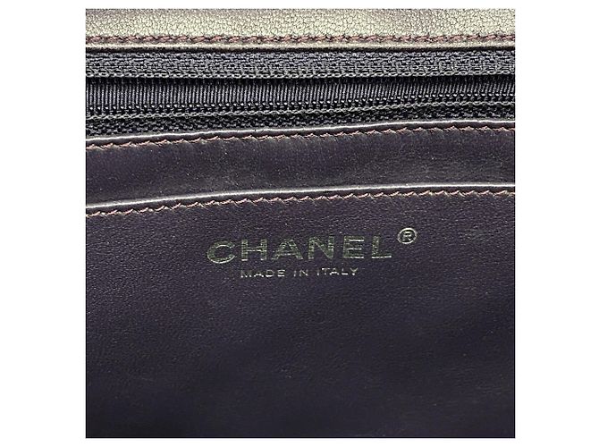 Chanel Schultertasche aus violettem Lackleder - Ansicht 5