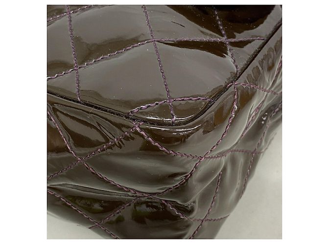 Chanel Schultertasche aus violettem Lackleder - Ansicht 6