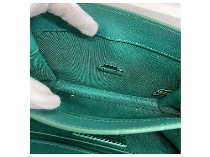 Chanel Matelassé Schultertasche mit Kette - Ansicht 4