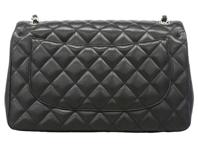 Borsa a tracolla Chanel in pelle d'agnello nera - vista 8