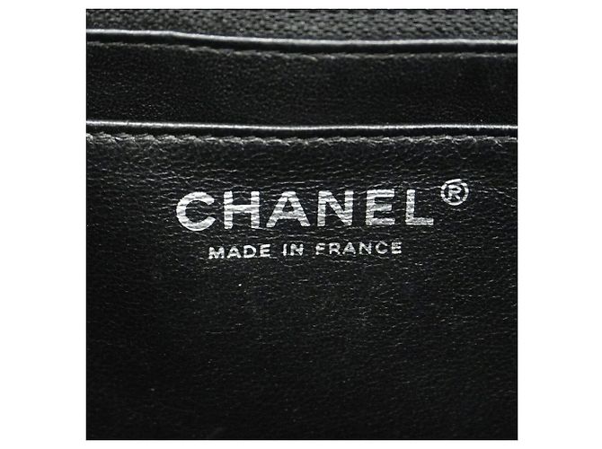 Bolsa de ombro Chanel em couro de bezerro grão preto - vista 4