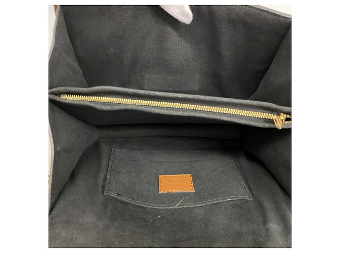Sac à épaule Louis Vuitton Monogram Reverse Dauphine MM - vue 4