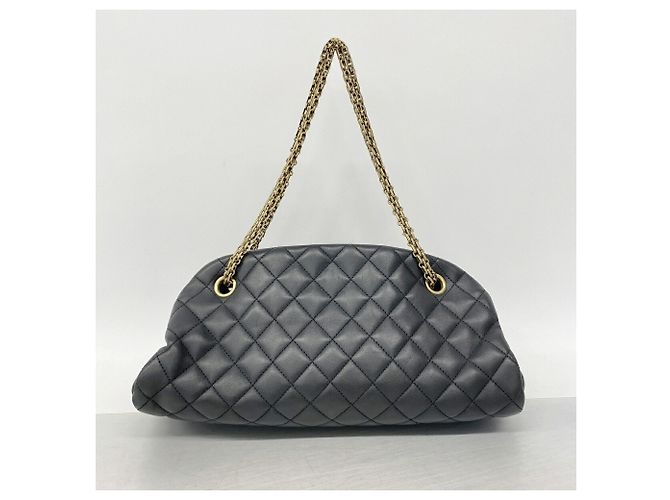 Bolsa de Ombro com Corrente Chanel Matelassé - vista 9