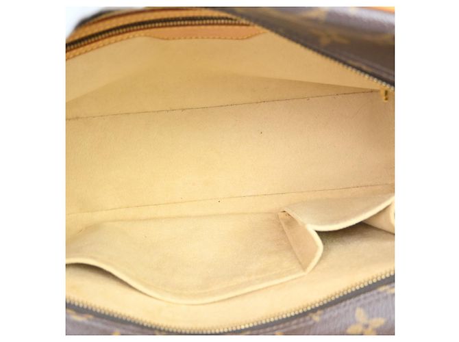 Louis Vuitton Cite Monogram Canvas GM - vista 3